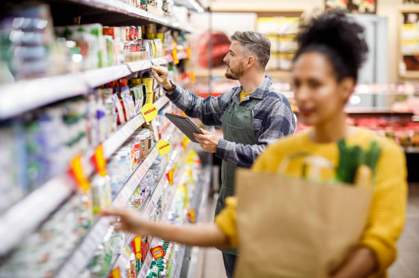 istock People in the supermarket 1451380961