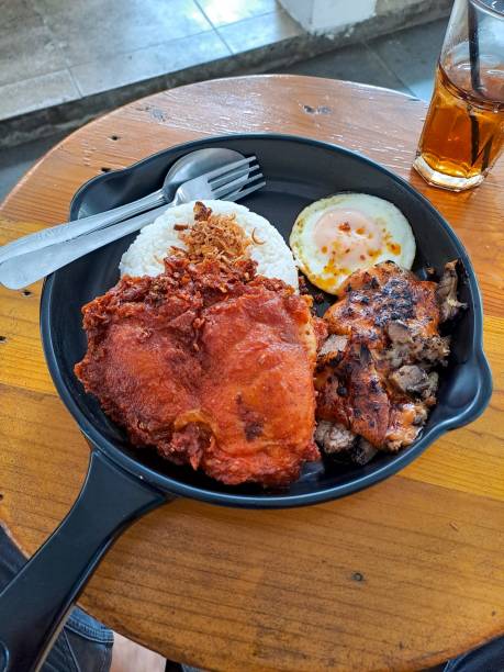 istock chicken omelette rice and sweet tea 1451381751
