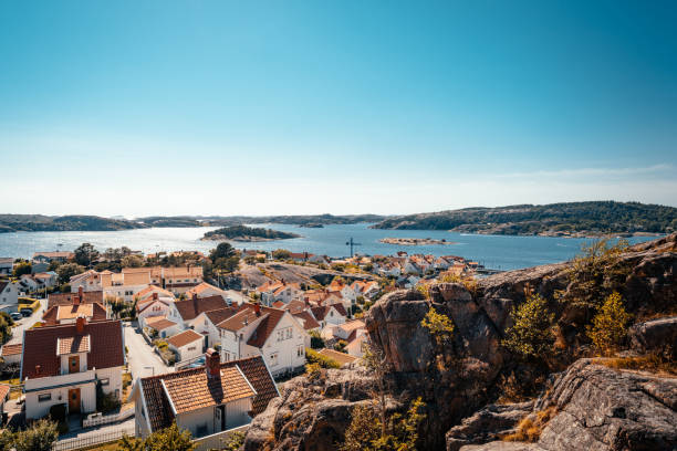 스웨덴 서부 해안의 피알바카. 여름 시즌에 인기있는 여행지. - vastergotland 뉴스 사진 이미지