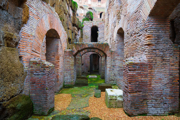 rom, italien kolosseum u-bahn - coliseum traditional culture history rome stock-fotos und bilder