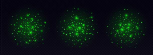녹색 반짝임, 반짝이는 입자 조명 효과, 밝게 빛나는 별, 우주 별 폭발, 검은 색으로 분리 된 요정 스타 더스트. 벡터 그림입니다. - toxic substance smoke abstract green stock illustrations