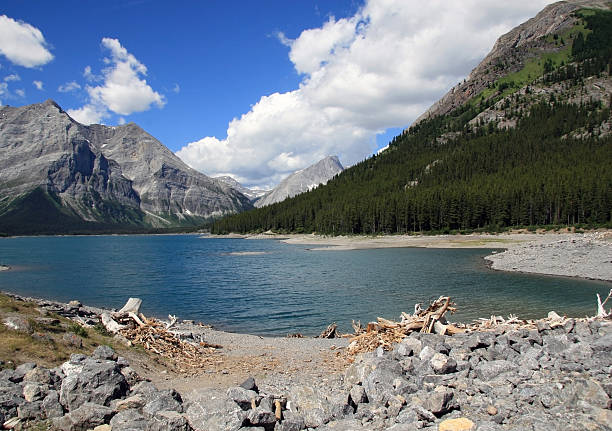 Vanadian alpejskie Jezioro, Góry Skaliste, Kananaskis Provincial park, Alberta – zdjęcie