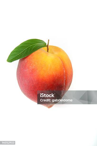 Peach Isoliert Stockfoto und mehr Bilder von Blatt - Pflanzenbestandteile - Blatt - Pflanzenbestandteile, Fotografie, Frische