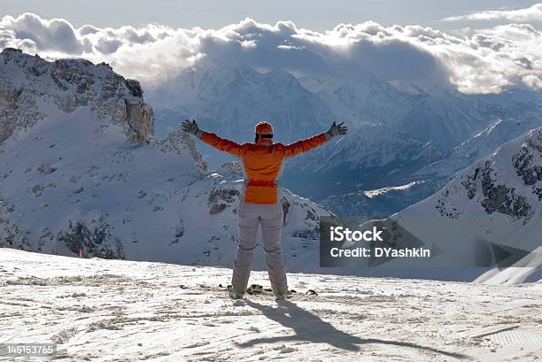 행복 스키어 겨울에 대한 스톡 사진 및 기타 이미지 - 겨울, 균형, 노랑