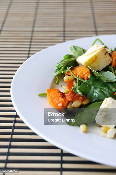 Calabaza Ensalada De Queso Feta Foto de stock y más banco de imágenes de Alimento - Alimento, Comida giega, Comida sana