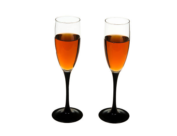 Dois copos de vinho (isolado - fotografia de stock