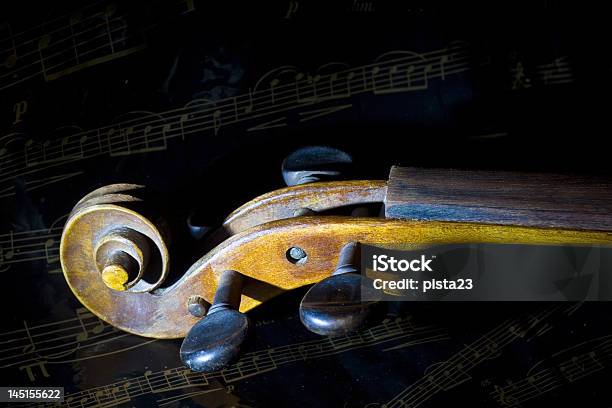 Foto de Violino E Música Folha e mais fotos de stock de Pauta de Música - Pauta de Música, Antigo, Barulho