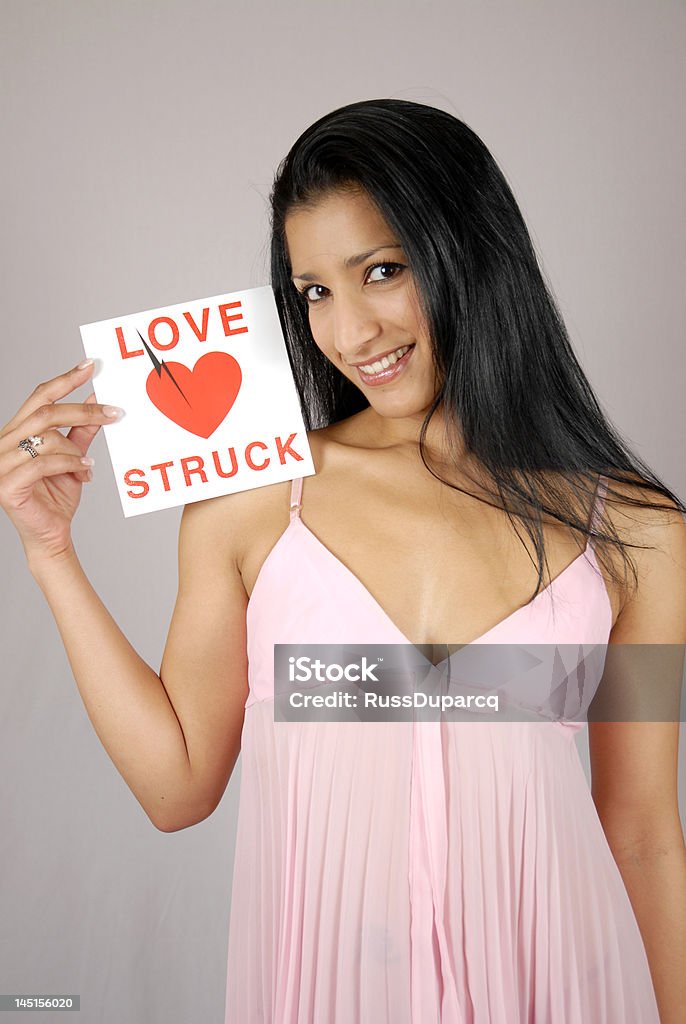 Mädchen mit einem Valentine Card - Lizenzfrei Asiatischer und Indischer Abstammung Stock-Foto