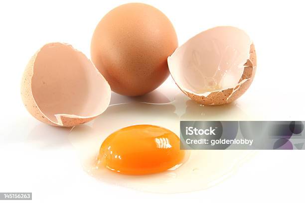 Huevos De Desayuno Foto de stock y más banco de imágenes de Agrietado - Agrietado, Alimento, Animal