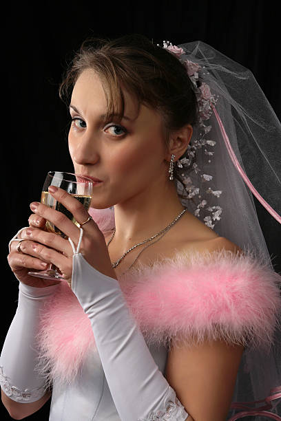 o fiancee em um casamento - toast champagne jubilee wedding - fotografias e filmes do acervo