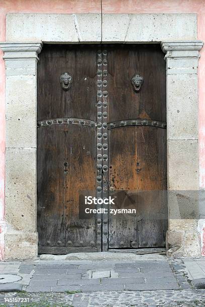 Porte In Legno - Fotografie stock e altre immagini di America Centrale - America Centrale, Antico - Vecchio stile, Antigua - Guatemala occidentale