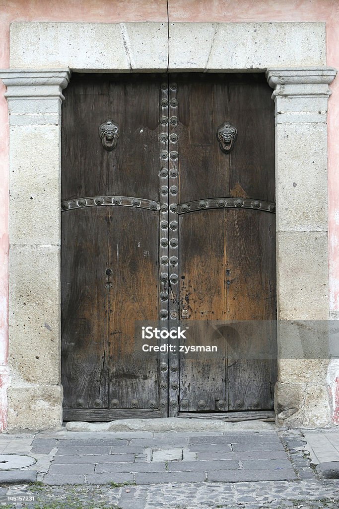 Деревянные двери - Стоковые фото Антигуа - Западная Гватемала роялти-фри