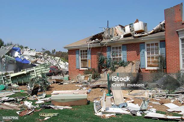 A Single Story Home Badly Damaged By A Hurricane-foton och fler bilder på Orkan - Orkan, Olyckor och katastrofer, Naturkatastrof