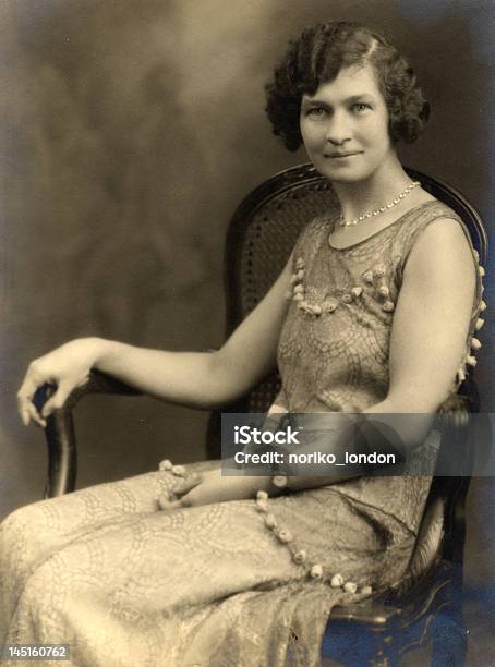 La Década De 1930 Retrato De Ladys Foto de stock y más banco de imágenes de Baile Charleston - Baile Charleston, 1930-1939, Peinado ondulado