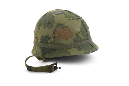 US Army casco de época de la guerra de Vietnam photo