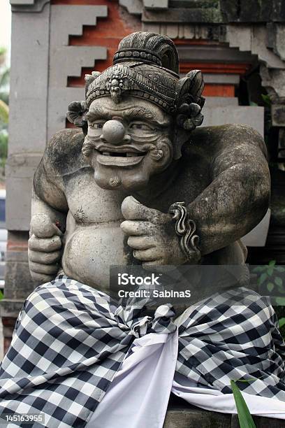 Tutore Statua Di Pietra In Ubud Bali - Fotografie stock e altre immagini di Antico - Condizione - Antico - Condizione, Arte dell'antichità, Asia