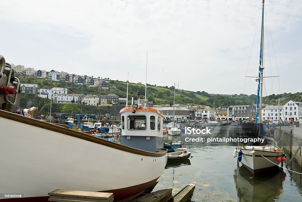 Blanc bateau de Mevagissey harbour - Photo de Angleterre libre de droits