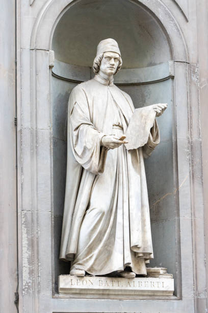 leon battista alberti in the niches of the uffizi colonnade in florence, italy - c5 zdjęcia i obrazy z banku zdjęć