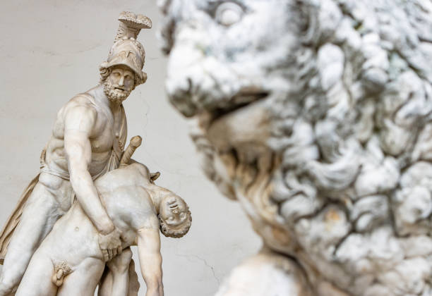 leão médici e menelau carregando o corpo de pátroclo na loggia dei lanzi em florença na toscana, itália - classical greek roman statue warrior - fotografias e filmes do acervo