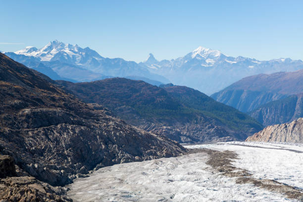 great aletsch glacier (valais, switzerland) - bettmerhorn imagens e fotografias de stock