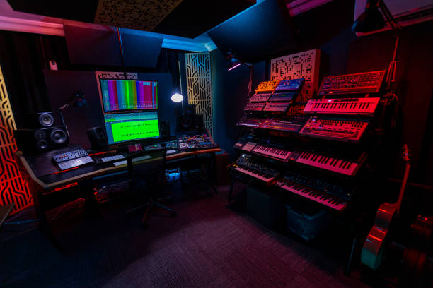 recording equipment in a professional recording studio - computer part audio imagens e fotografias de stock