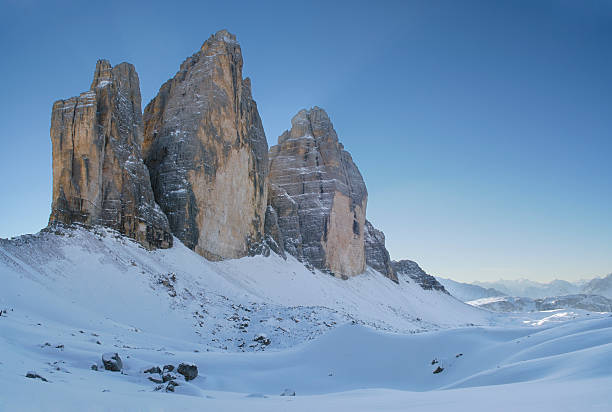 O Three Peaks (Tre Cime Di Lavaredo-Dolomites - foto de acervo
