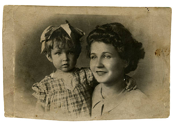 istock mother and daughter, Russia, 1945 145183569