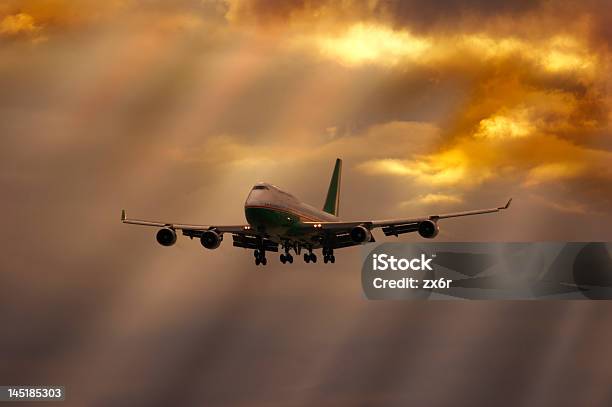 Airliner Auf Endgültige Vorgehensweise Stockfoto und mehr Bilder von Flugzeug - Flugzeug, Fotografie, Horizontal
