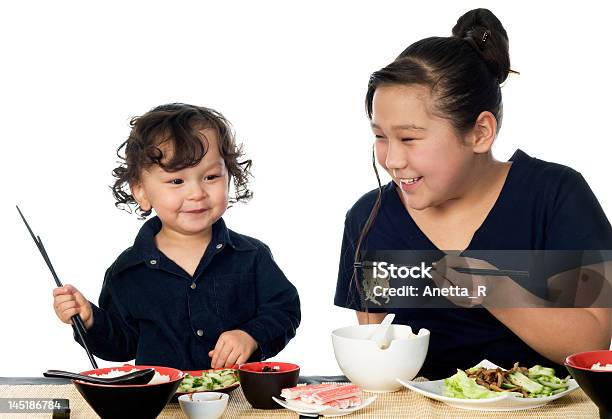 Comida Asiática - Fotografias de stock e mais imagens de Adolescente - Adolescente, Comer, Família