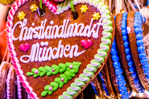 typical bavarian ginger bread heart - translation: Christmas market munich