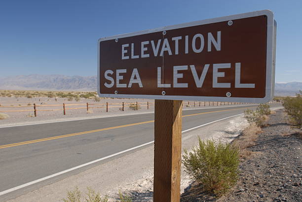 istock Sea level in the desert 145192156