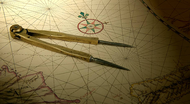 fach auf einer karte anzeigen - nautical chart drawing compass map old stock-fotos und bilder