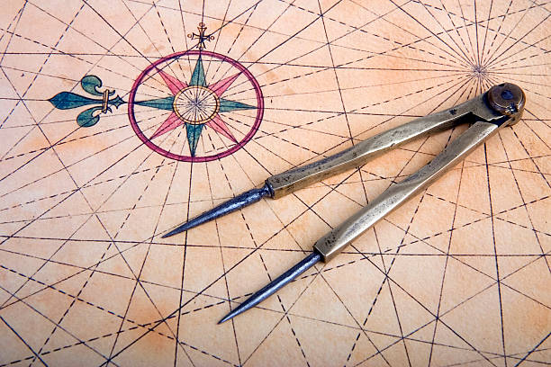 fach auf einer karte anzeigen - nautical chart drawing compass map old stock-fotos und bilder