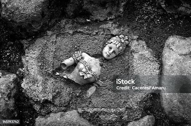 Lalka W Kamień - zdjęcia stockowe i więcej obrazów Belgia - Belgia, Bez ludzi, Bruksela - Region Stołeczny