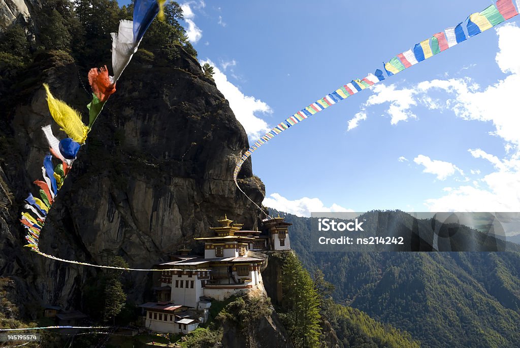 Oración Flags del Tiger's Nest - Foto de stock de Acantilado libre de derechos