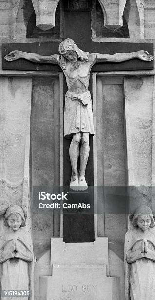 Pomnik Chrystusa Crucified - zdjęcia stockowe i więcej obrazów Bez ludzi - Bez ludzi, Biały, Chrześcijaństwo