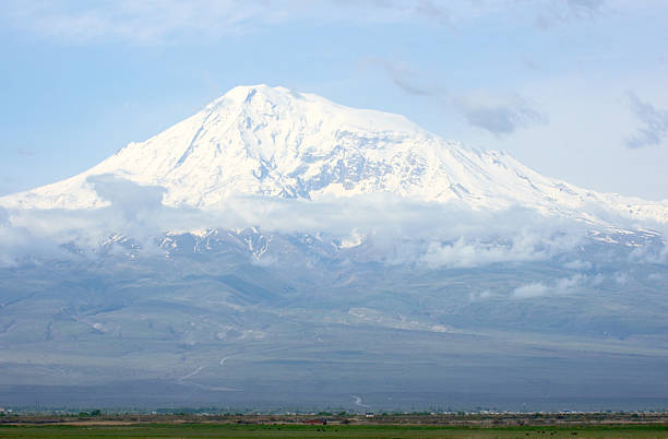 istock Ararat mountain. Armenia-Turkey border 145196350