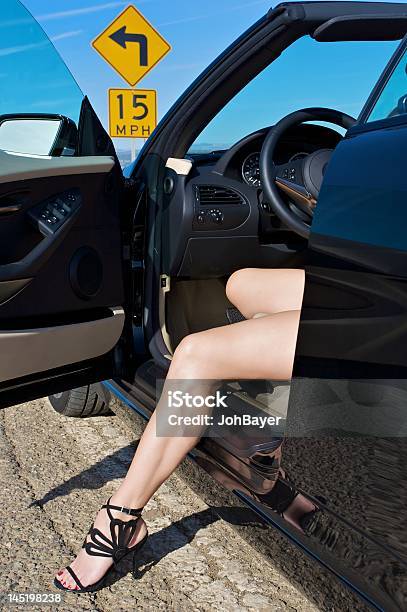 Salga Del Estacionamiento Foto de stock y más banco de imágenes de Abierto - Abierto, Abrir, Apearse