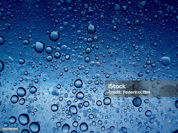 Foto de Bolhas De Água e mais fotos de stock de Refrigerante - Bebida gelada - Refrigerante - Bebida gelada, Plano de Fundo, Azul