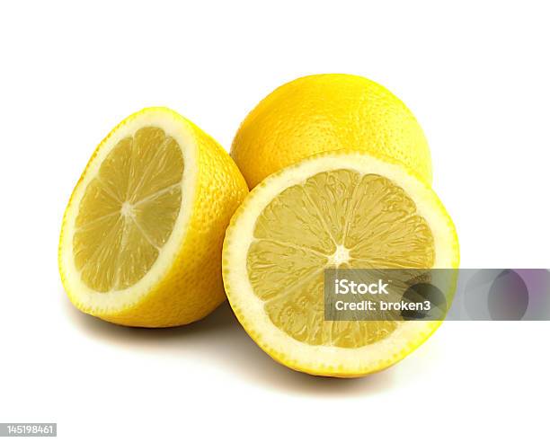 Limones Foto de stock y más banco de imágenes de Alimento - Alimento, Amarillo - Color, Asistencia sanitaria y medicina