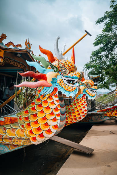 colorfull, head, ship, animal body part, asia