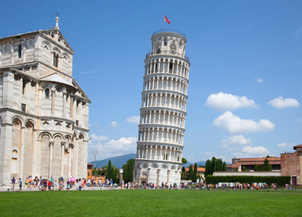 leaning tower of pisa - cityscape pisa italy leaning tower of pisa imagens e fotografias de stock