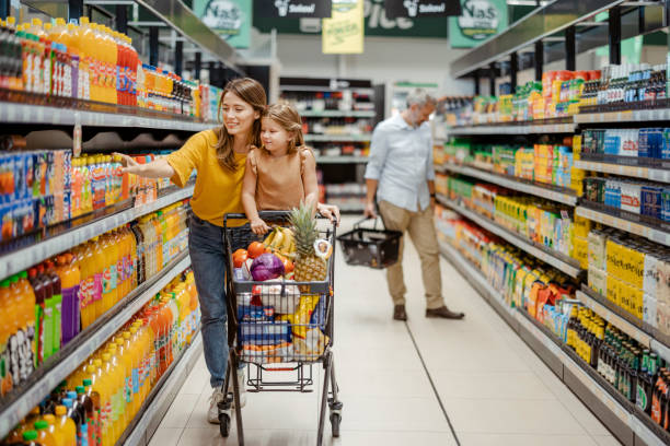 4,800+ Mom And Child Shopping Cart Stock Photos, Pictures