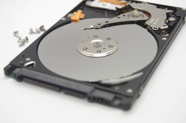 istock 2.5-inch hard disk drives are still popular. 1452152790