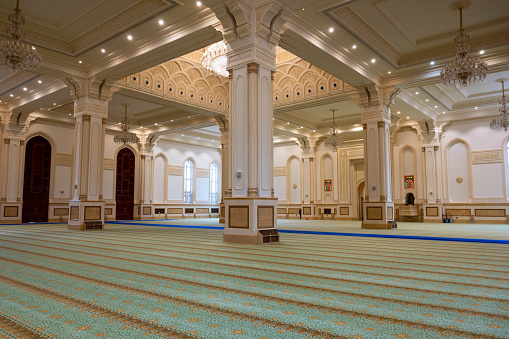 Prayer hall in the Sultan Qaboos mosque, Salah, Oman