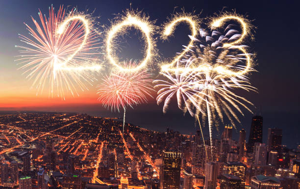 시카고의 새해 전야 불꽃놀이 - firework display pyrotechnics cityscape high up 뉴스 사진 이미지