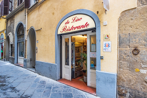 Da Lino Restaurant on Via Santa Elisabetta in Florence at Tuscany, Italy. This is an upmarket Tuscan business.