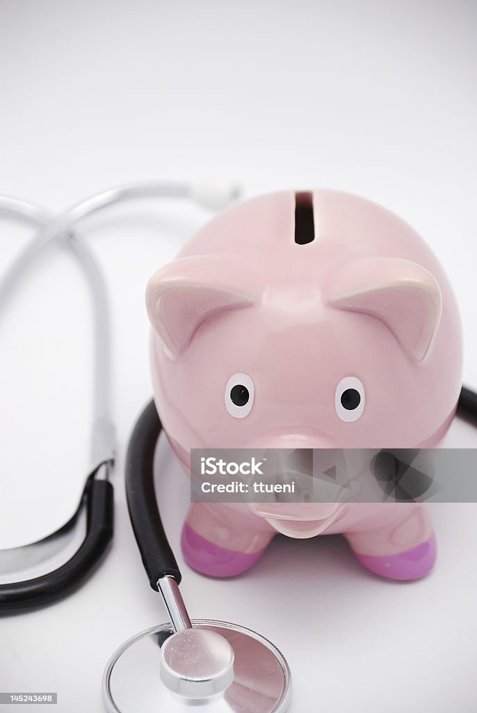 Custos de saúde - Foto de stock de Cofre de porquinho royalty-free