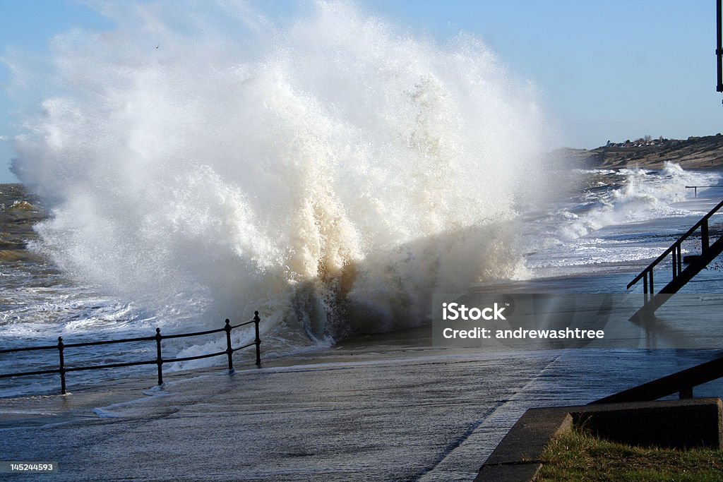 Alta marea, tempesta invernale - Foto stock royalty-free di Aumento del livello del mare