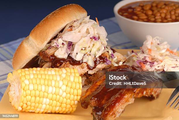 Sanduíche De Porco Puxada - Fotografias de stock e mais imagens de Churrascada - Churrascada, Sul dos Estados Unidos, Costeleta - Comida